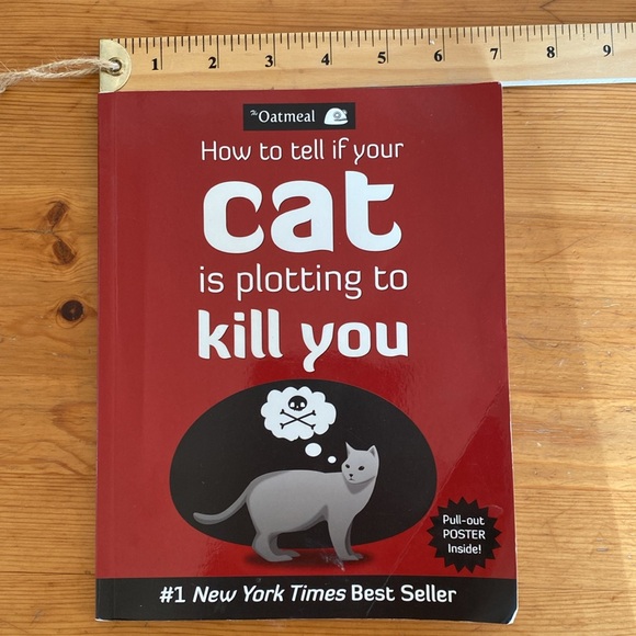 3 for 15$! “How to tell if your cat is trying to kill you”Book by the Oatmeal. - Picture 4 of 5